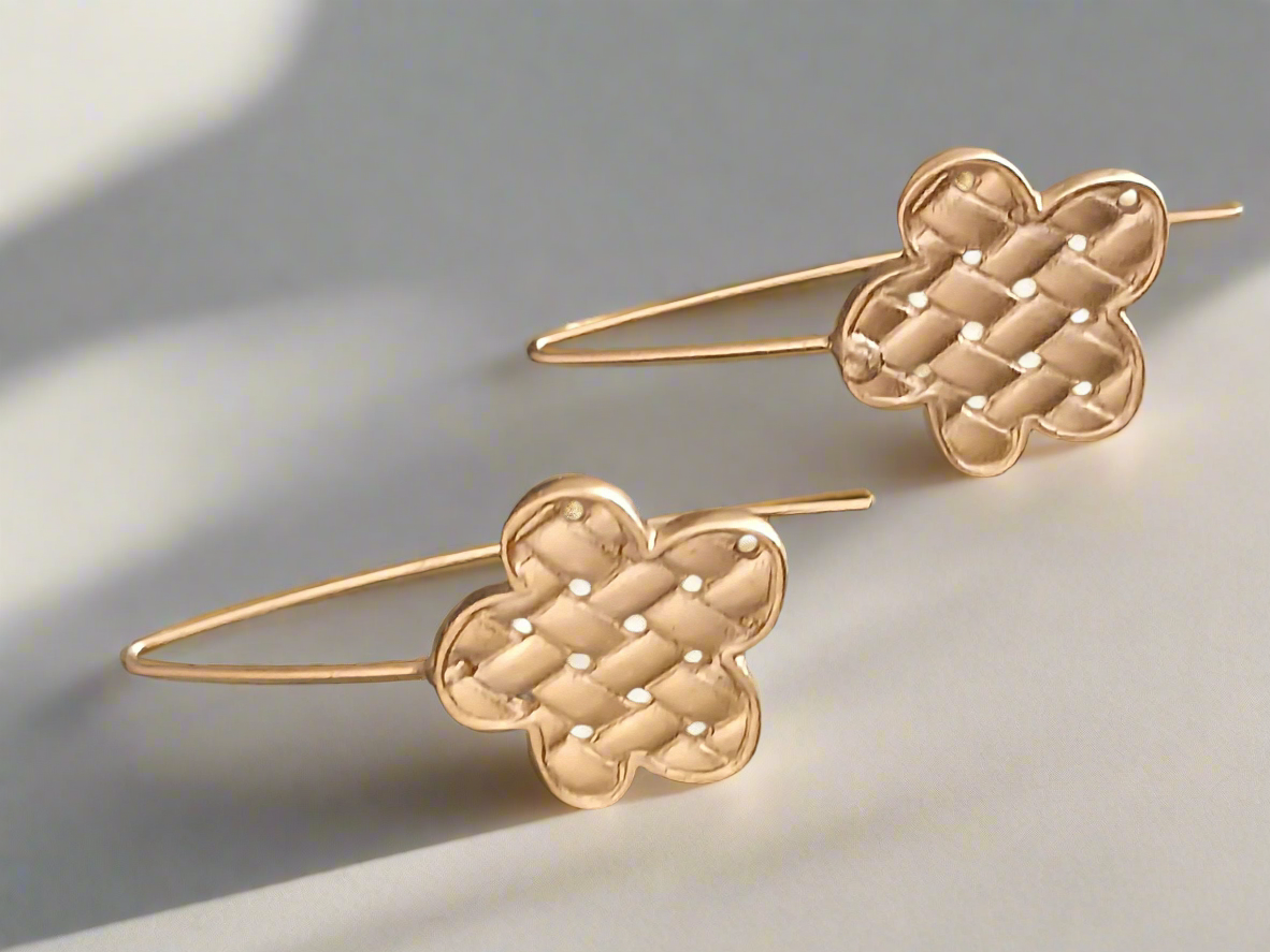 Pendientes dorados trenzados