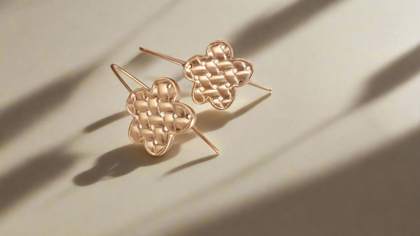 Pendientes dorados trenzados