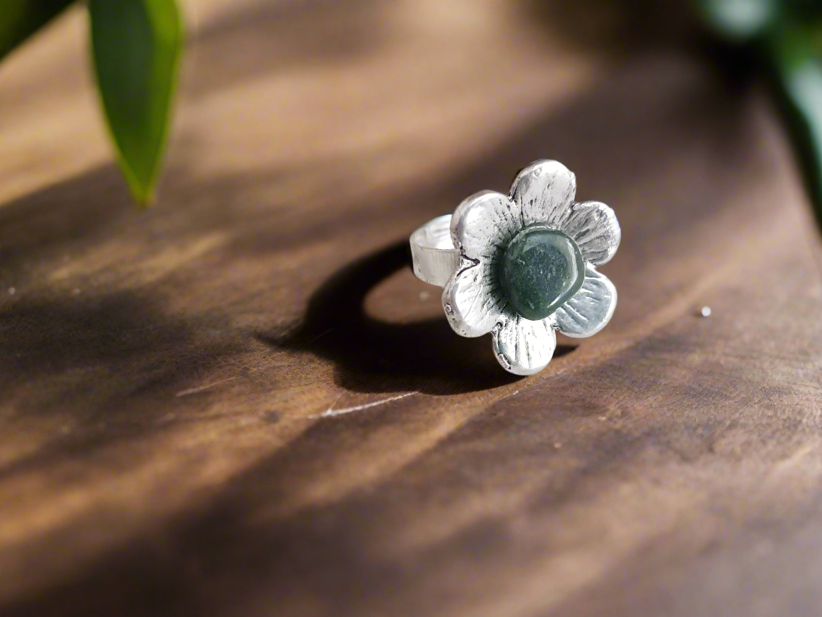 anillo flor jade