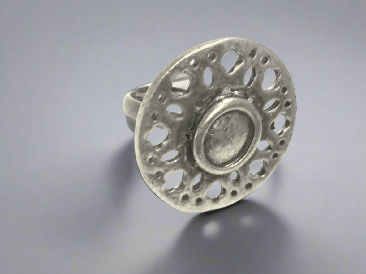 anillo de zamak estilo etnico