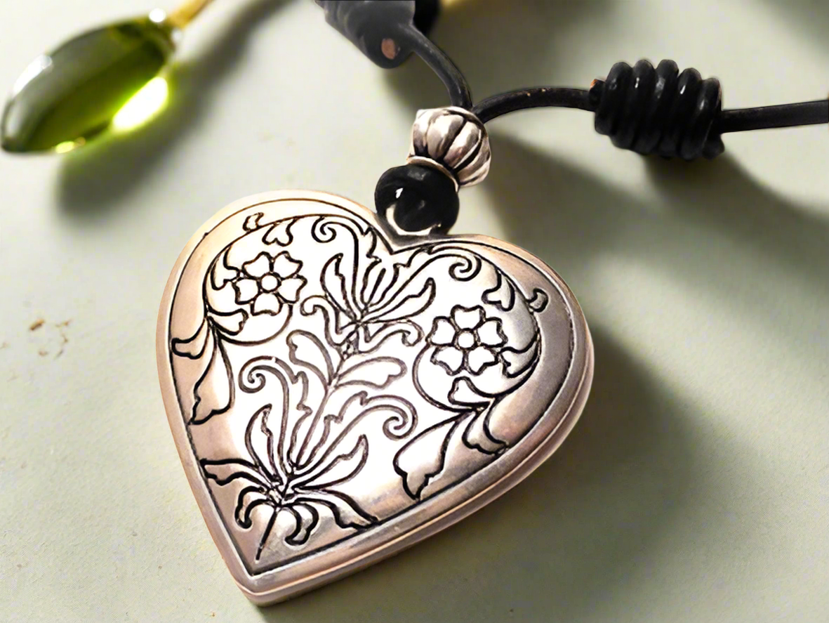 collar corazon boho