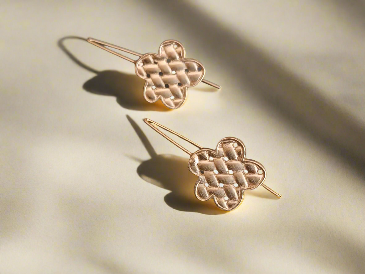 Pendientes dorados trenzados