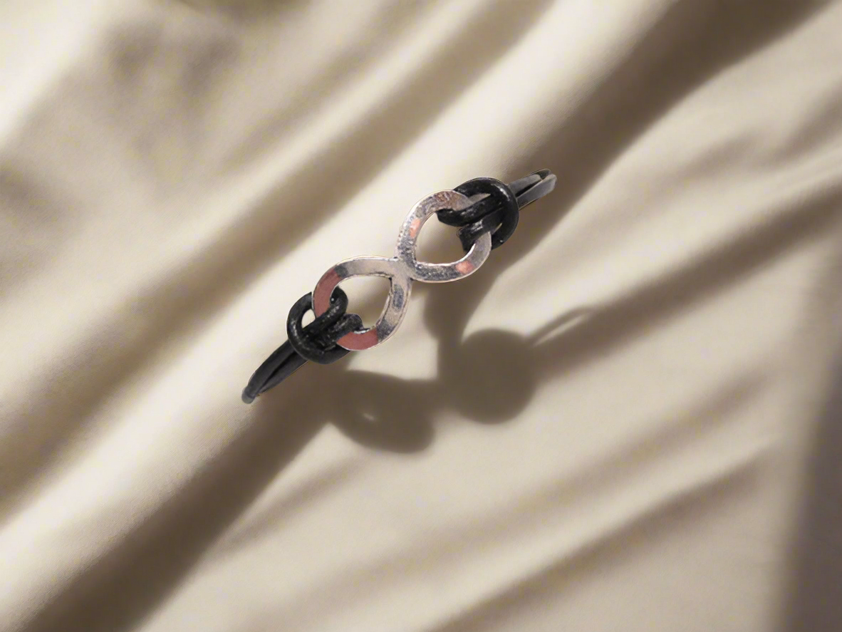 pulsera de cuero infinito negro