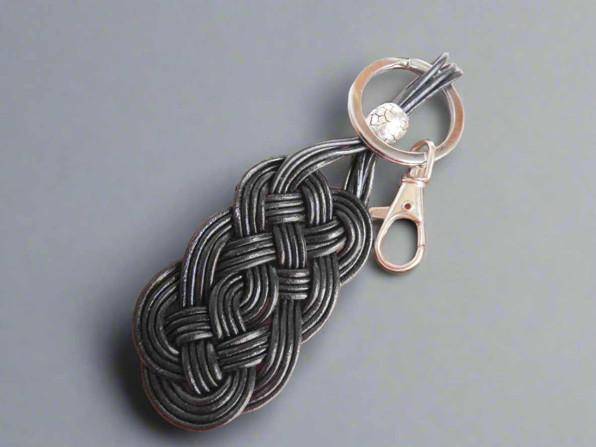 llavero de cuero trenzado