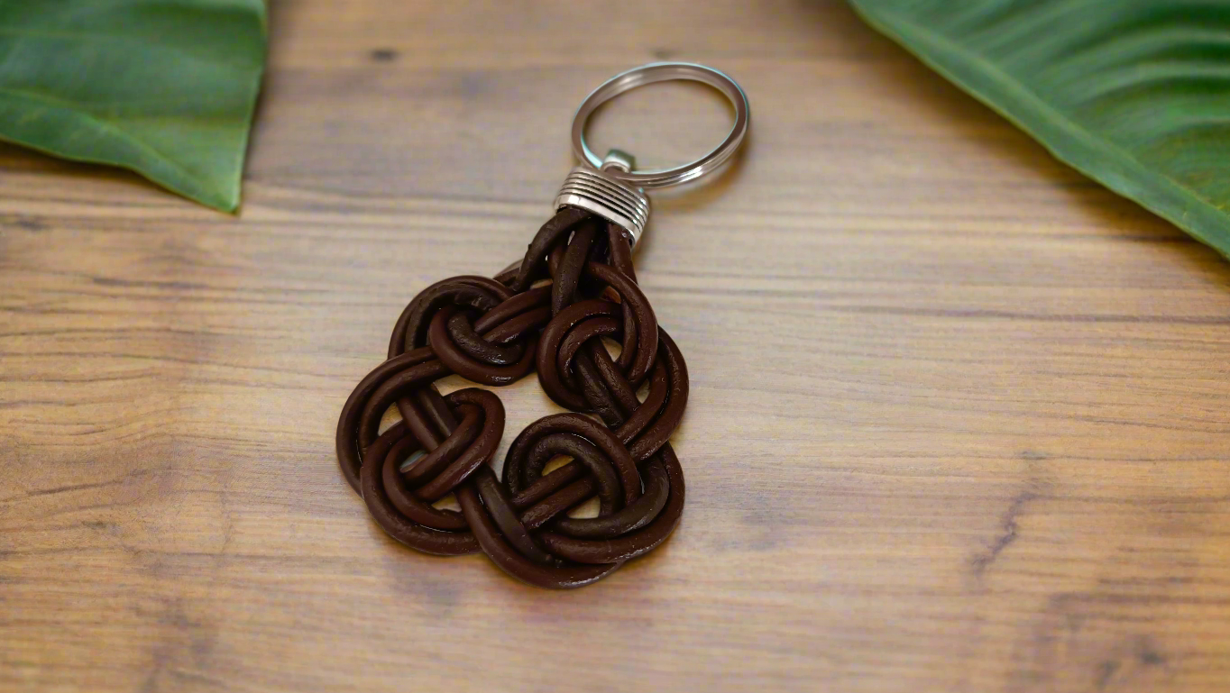 llavero nudos cuero