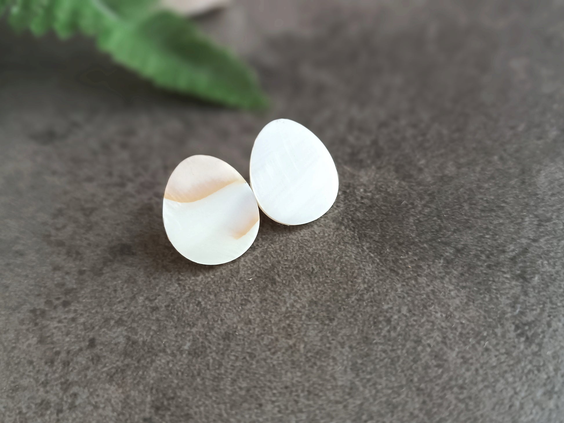 pendientes botón de nácar