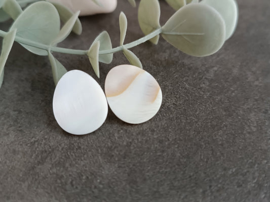 pendientes botón de nácar