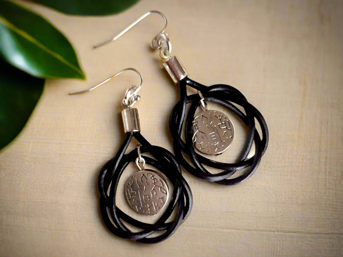 pendientes cuero y acero