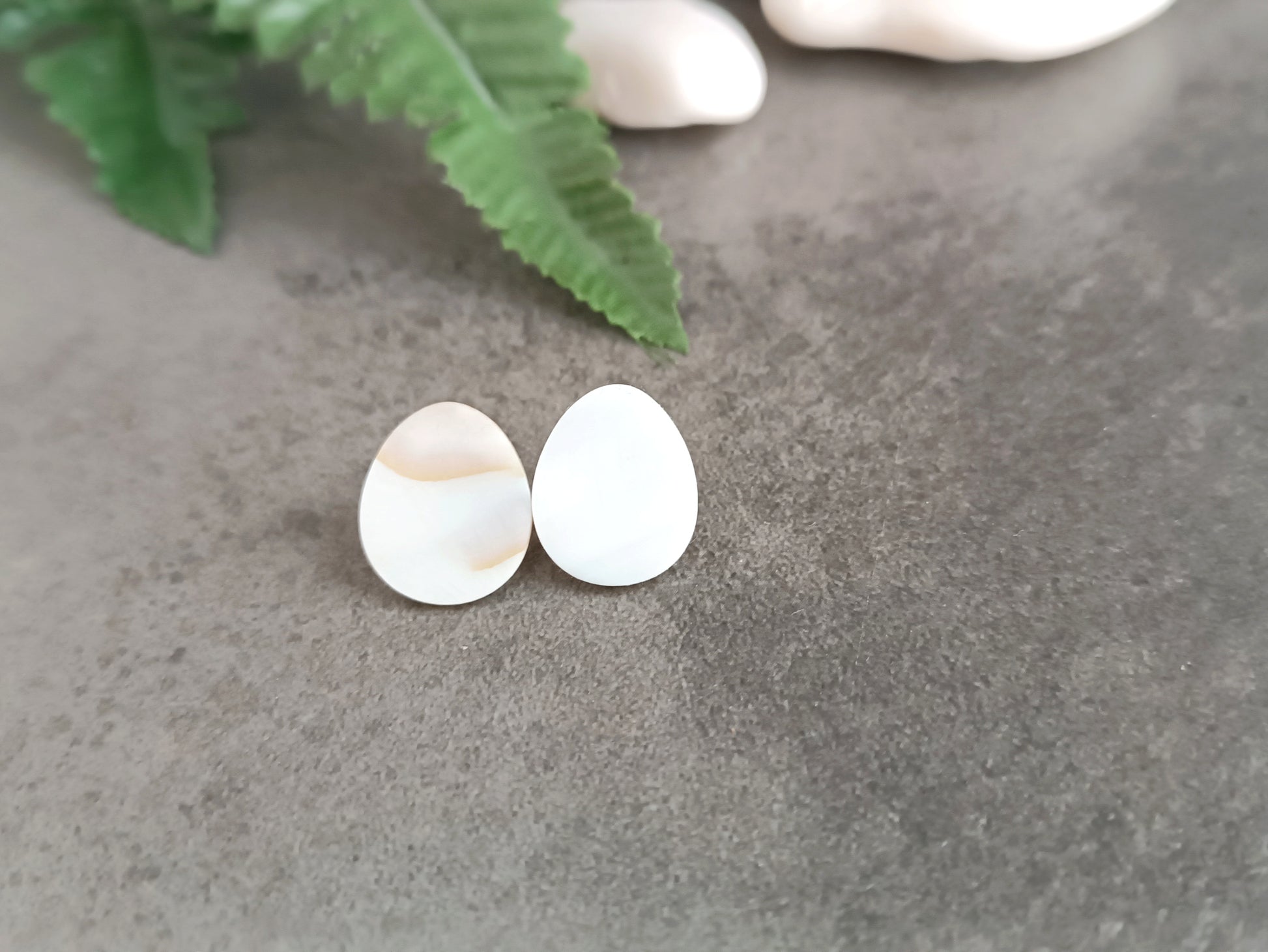 pendientes botón de nácar