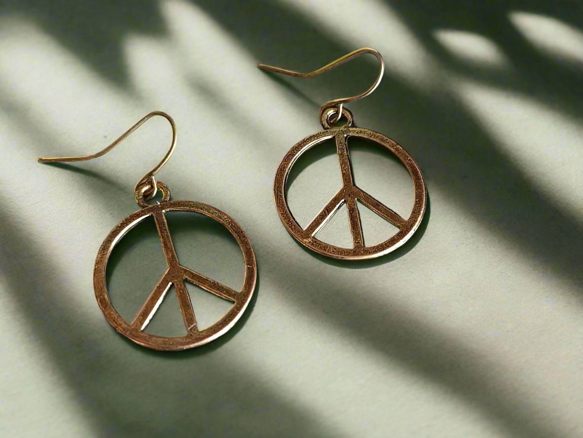 Pendientes con simbolo de la paz bronce envejecido