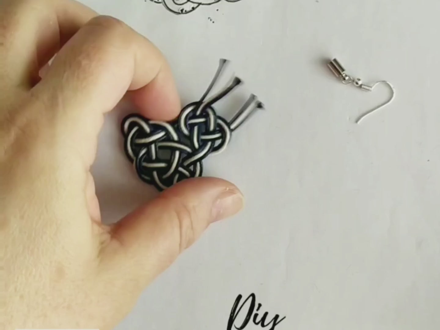 Tutorial y patrón para hacer pendientes de macramé