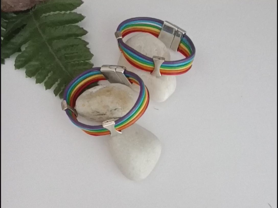 Pulsera arco iris de cuero con cierre magnético