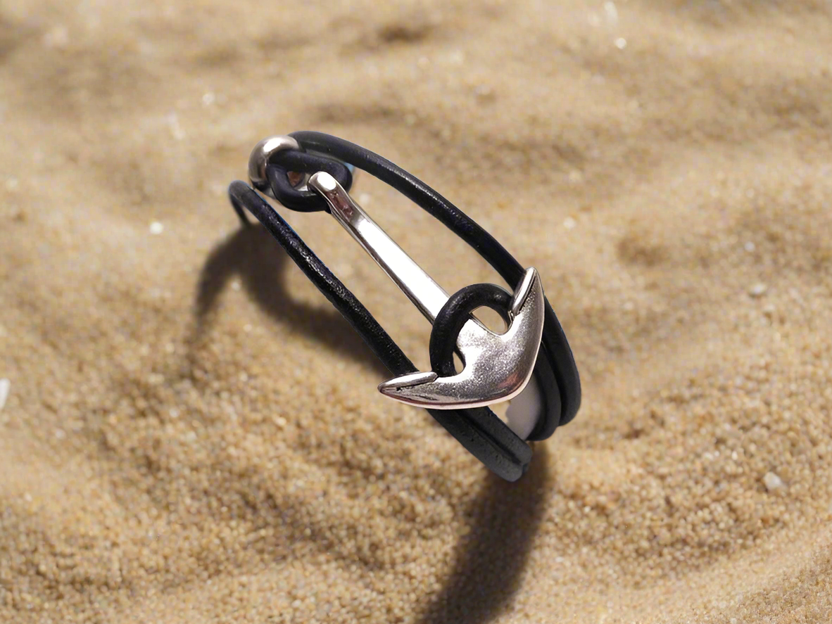 pulsera cuero con ancla