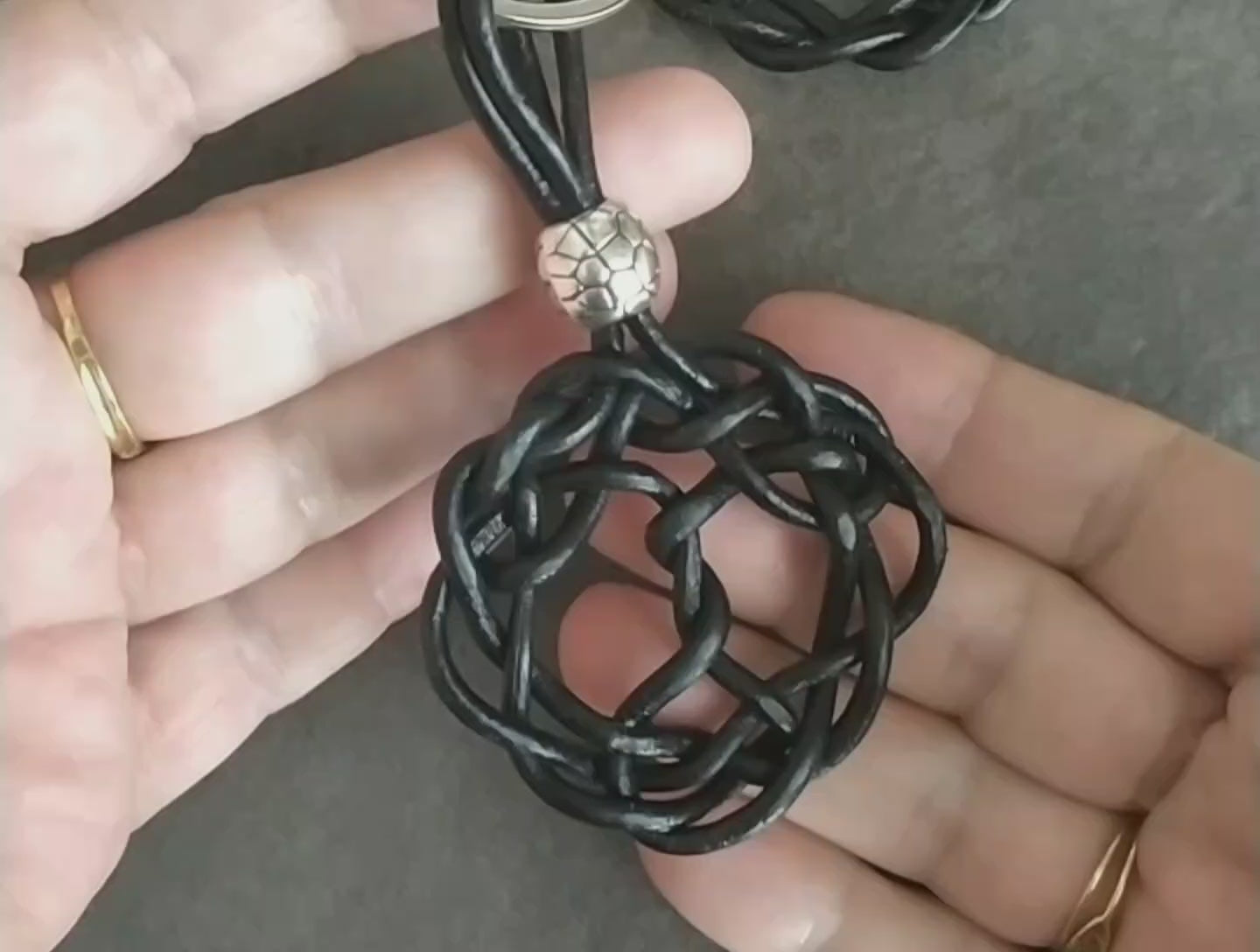 Llavero árbol de la vida .Raquel Jiménez Artesanía