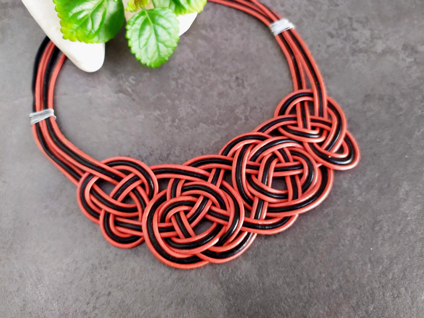 Collar nudos celtas