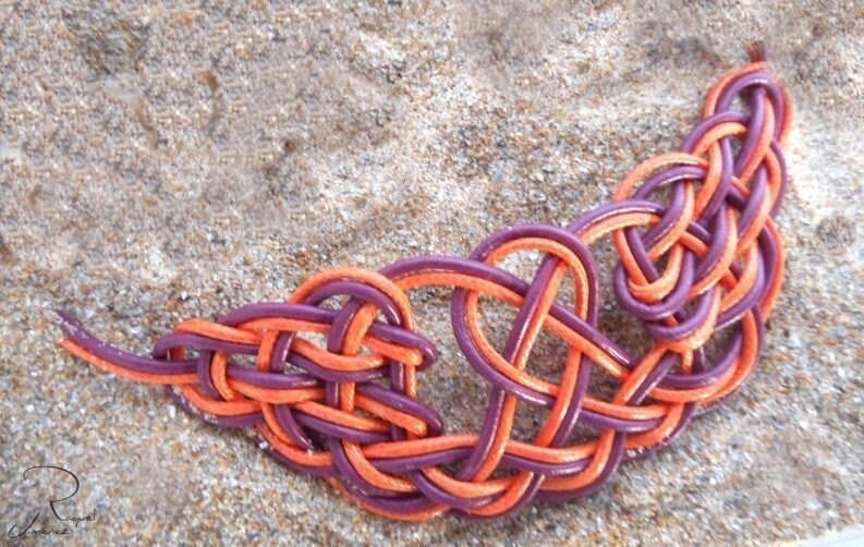 Collar trenzada a mano