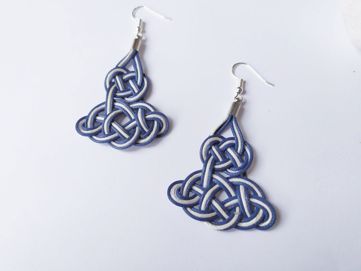 pendientes algodón azul y blanco