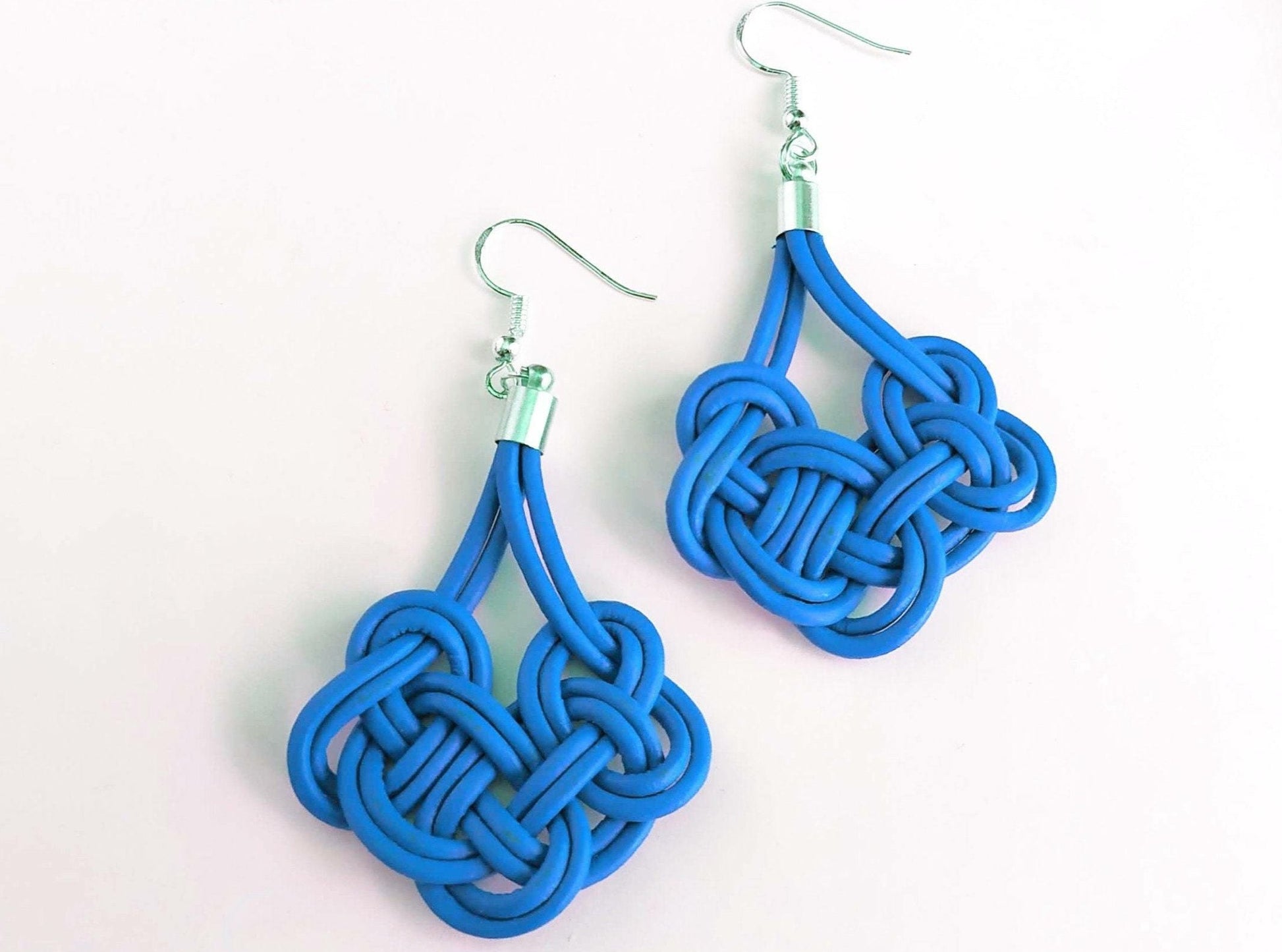 Pendientes cuero azul marinero