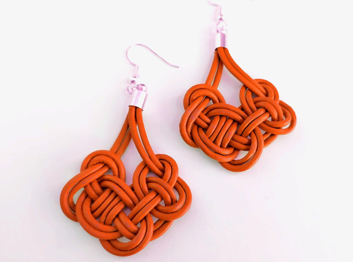 Pendientes nudos celas en cuero personlizados