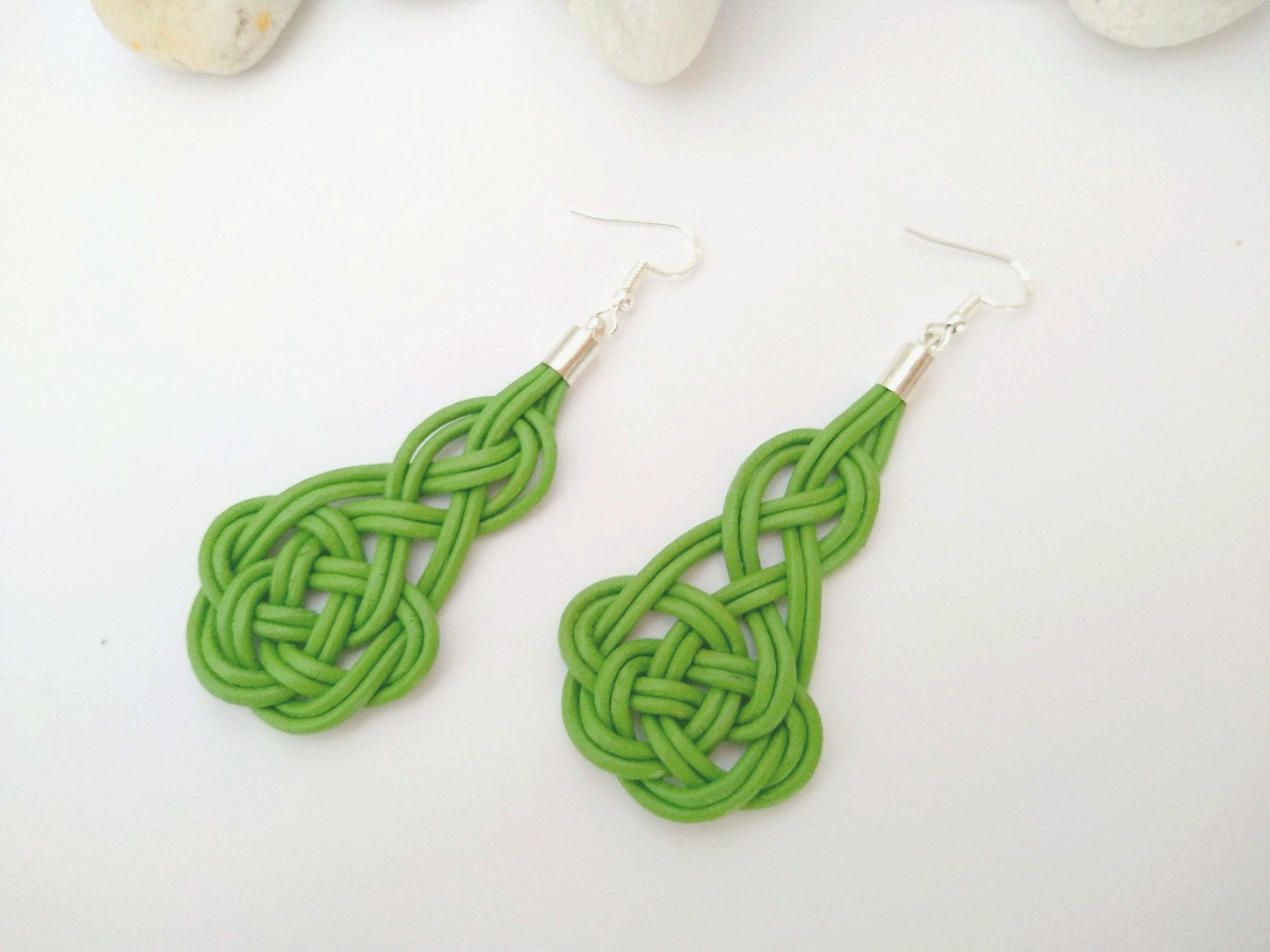Pendientes nudos celtas de macrame