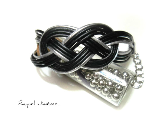 Pulsera unisex de cuero con nudo infinito