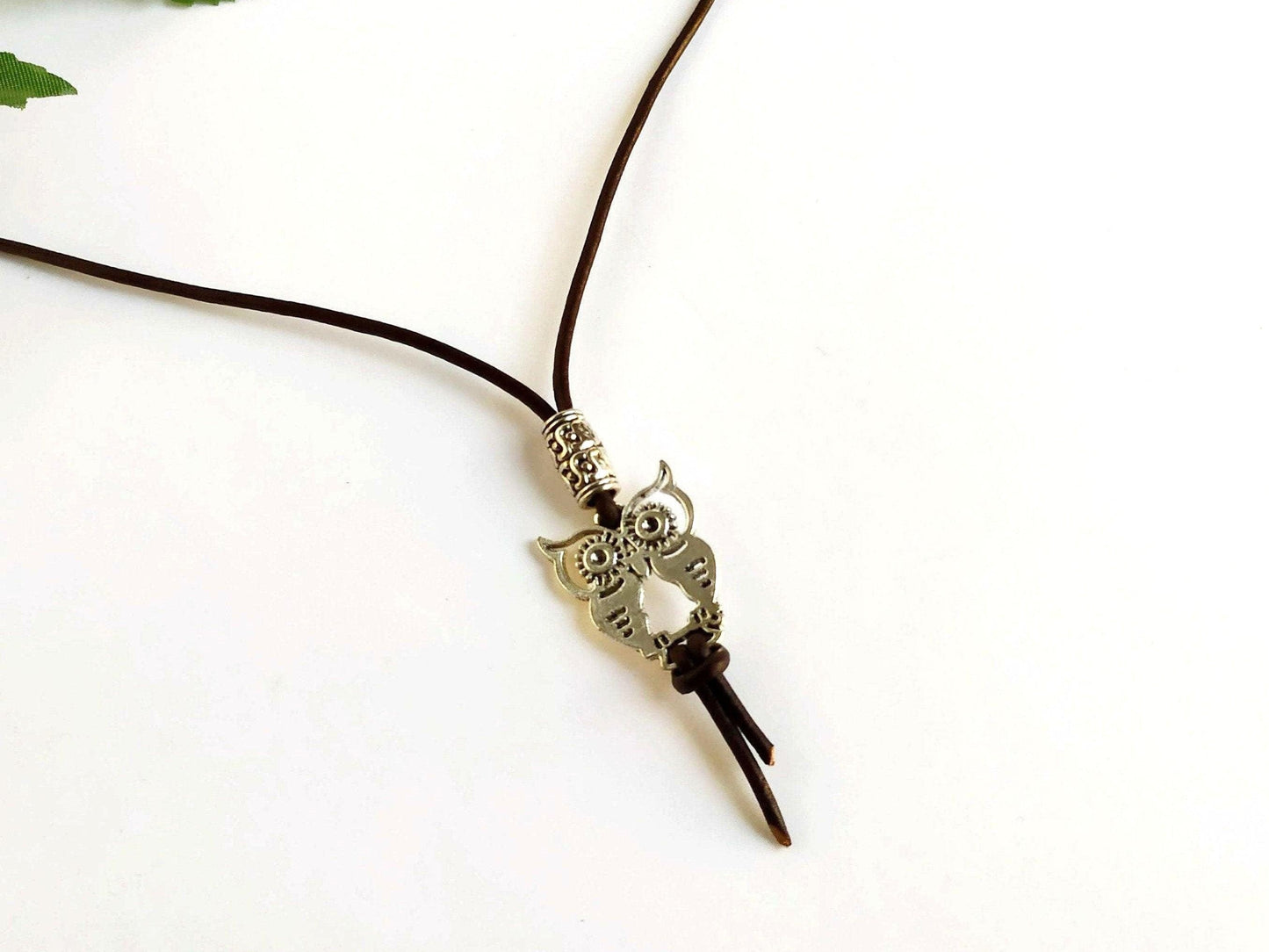 Collar de cuero amuleto de la suerte