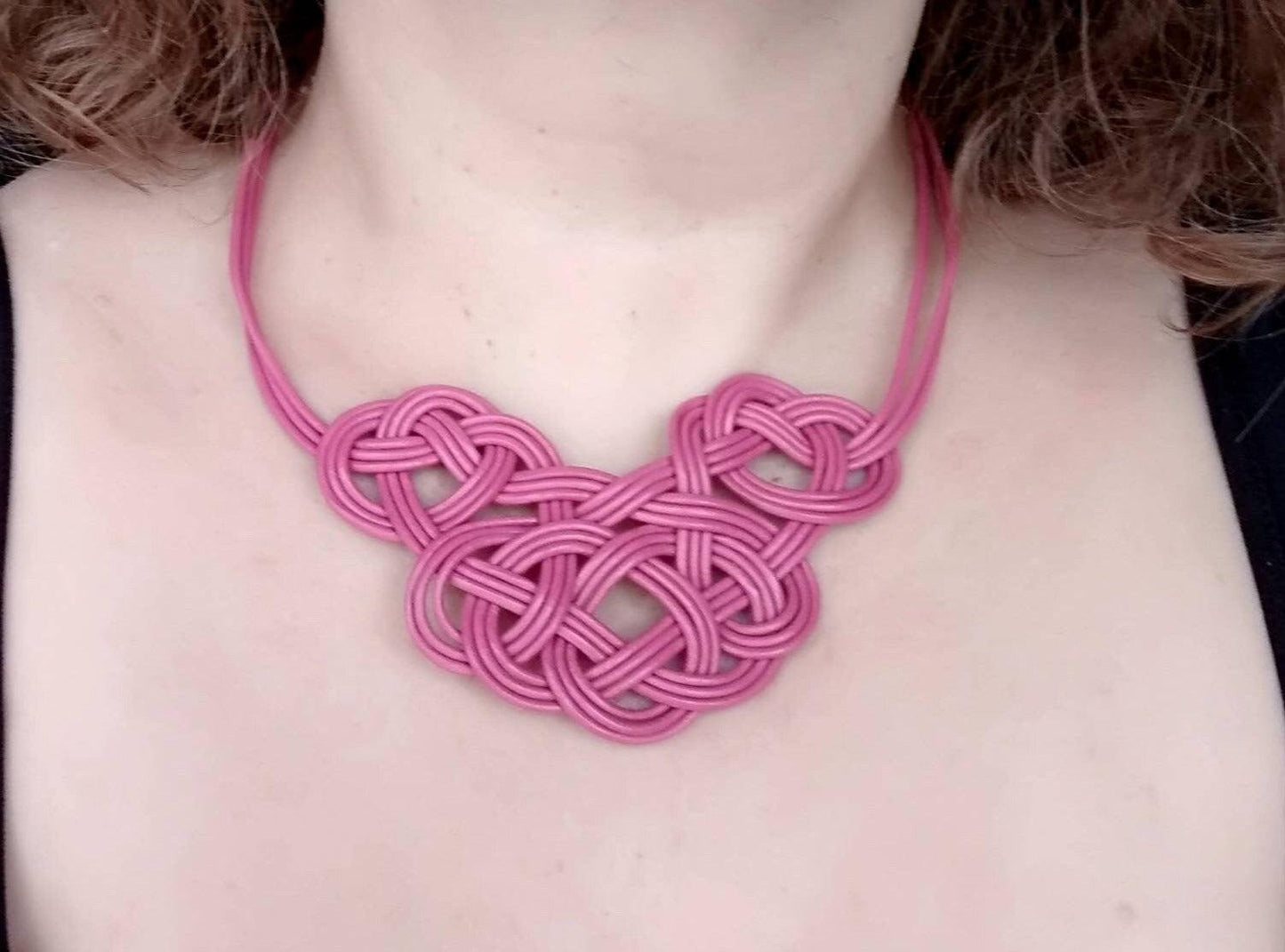 collar nudo celta de cuero
