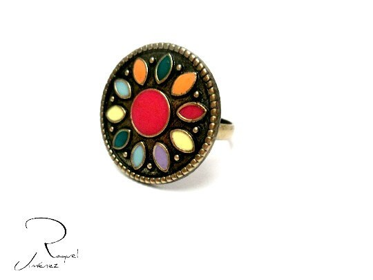 anillo ajustable color bronce con colores del arco iris. Anillo caleidoscopio