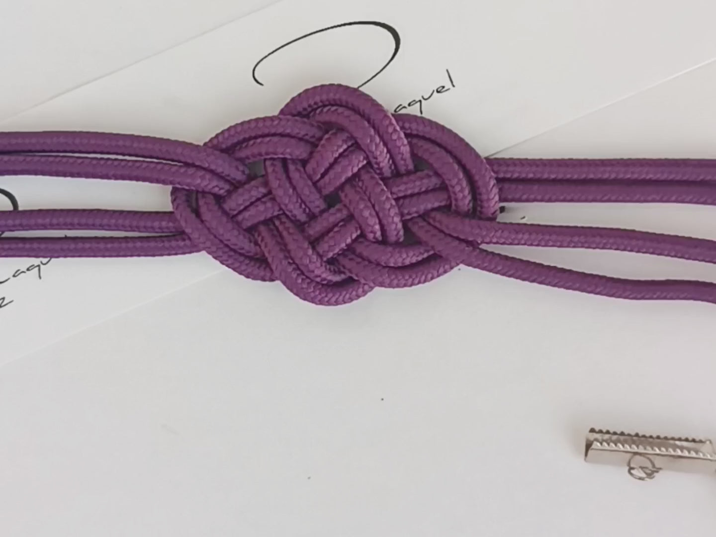 kit materiales y tutorial para pulsera color morado dia de la mujer