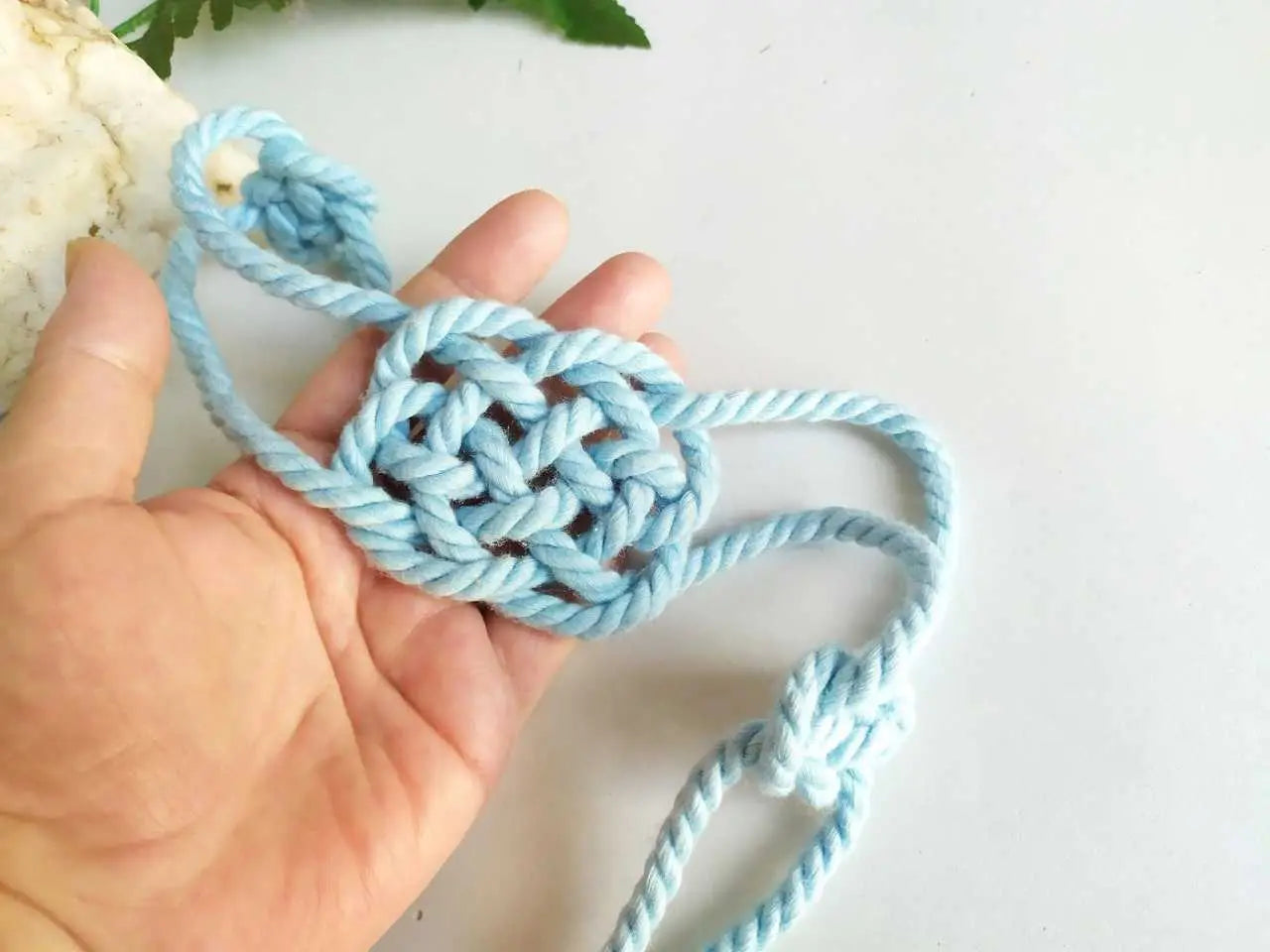 handfasting cord. Cordón rito unión de manos para bodas . Raquel Jiménez Artesanía