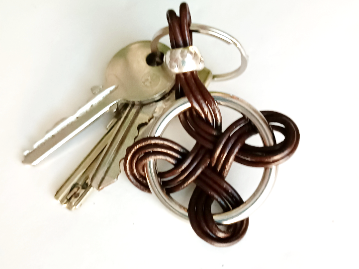 llavero nudo  de las brujas