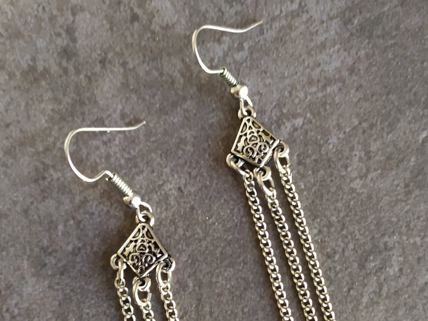 Pendientes estilo celta con cadenas Raquel Jiménez Artesanía