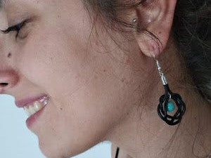 Pendientes con nudos de cuero