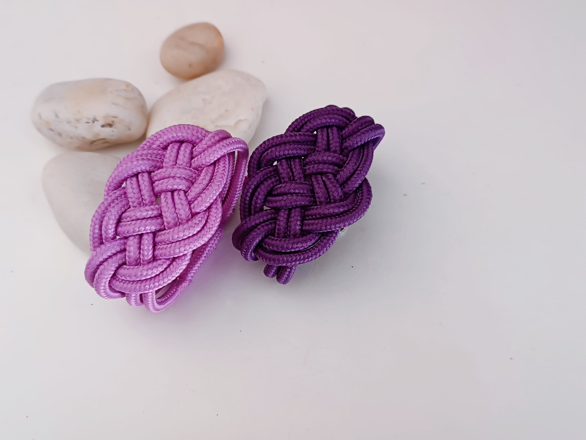 pulsera macramé modada  dia de la mujer