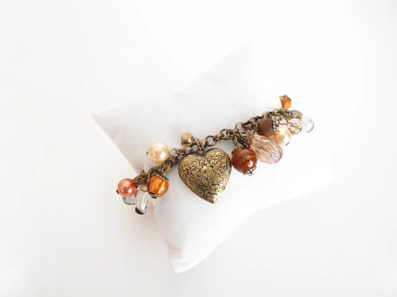 pulsera vintage estilo boho en color bronce. Raquel Jimenez Artesanía