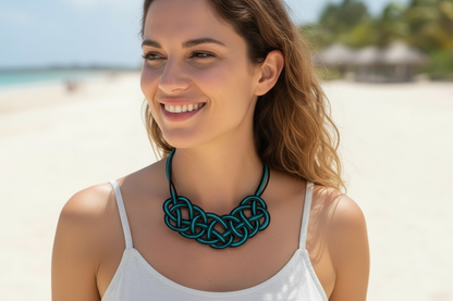 Collier noeud marin en cuir coloris bleu et noir