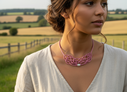 Collar de cuero rosa para mujer con nudos estilo contemporáneo