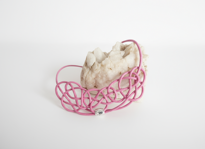 Collar de cuero rosa para mujer con nudos estilo contemporáneo