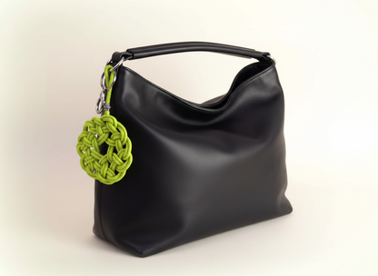 Porte-clés symbole celtique à cliquet en cuir et acier