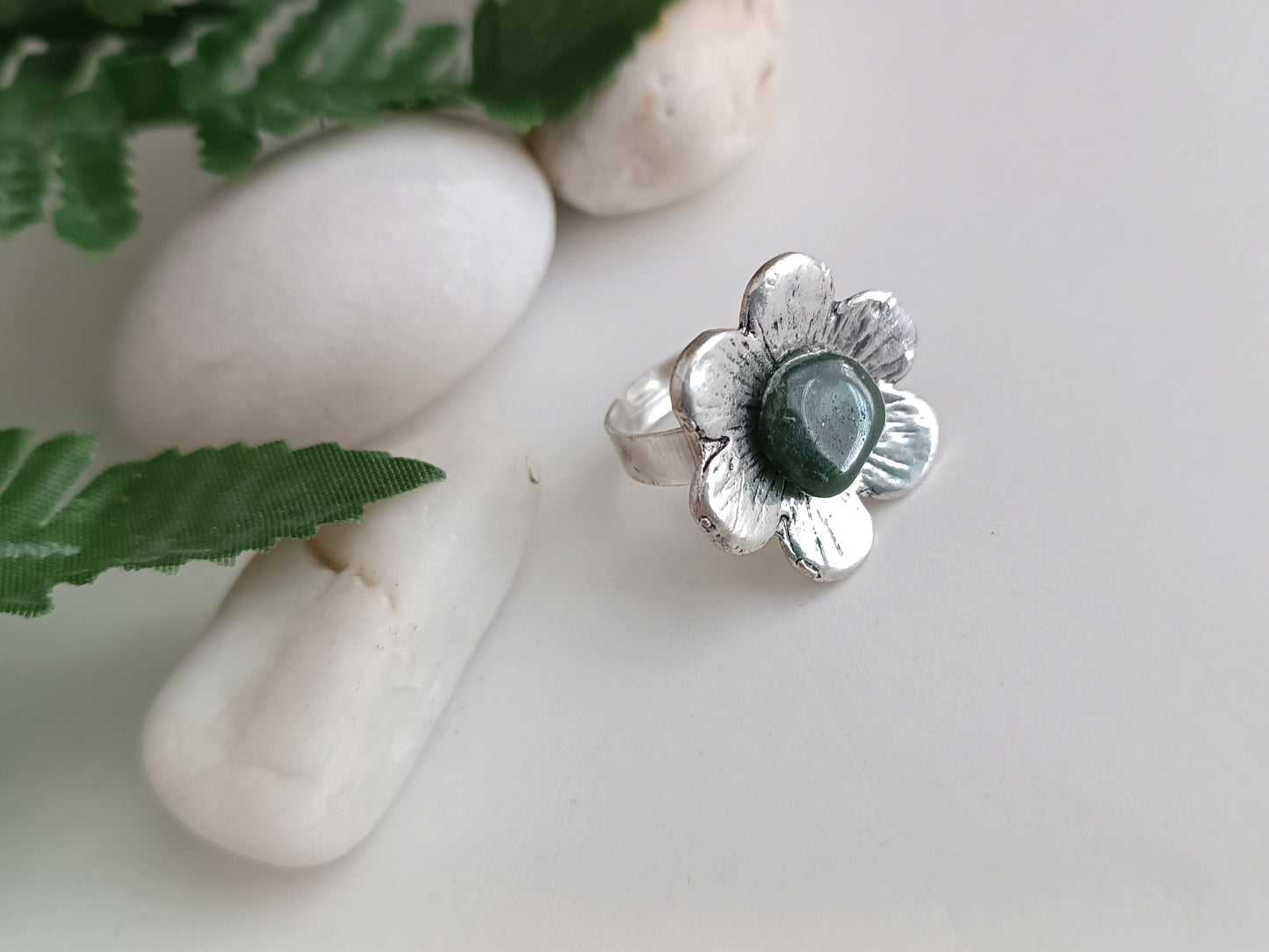 anillo flor de jade verde