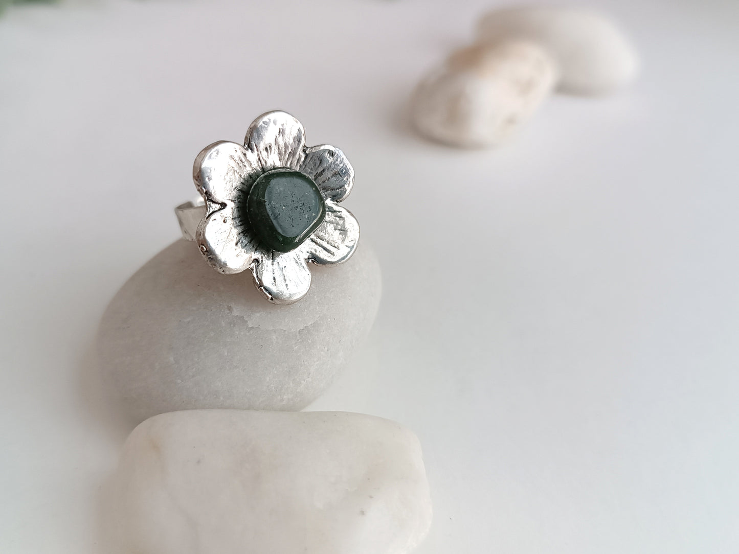 anillo flor de jade verde