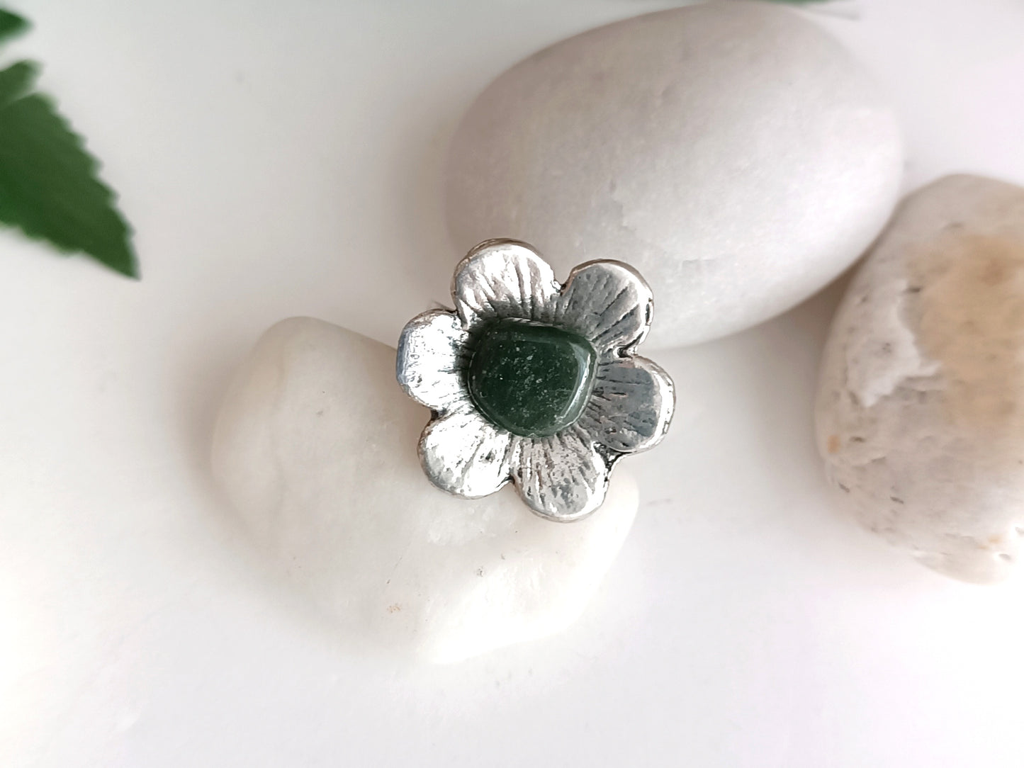 anillo flor de jade verde