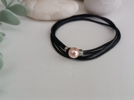 Pulsera cuero y perla rosa