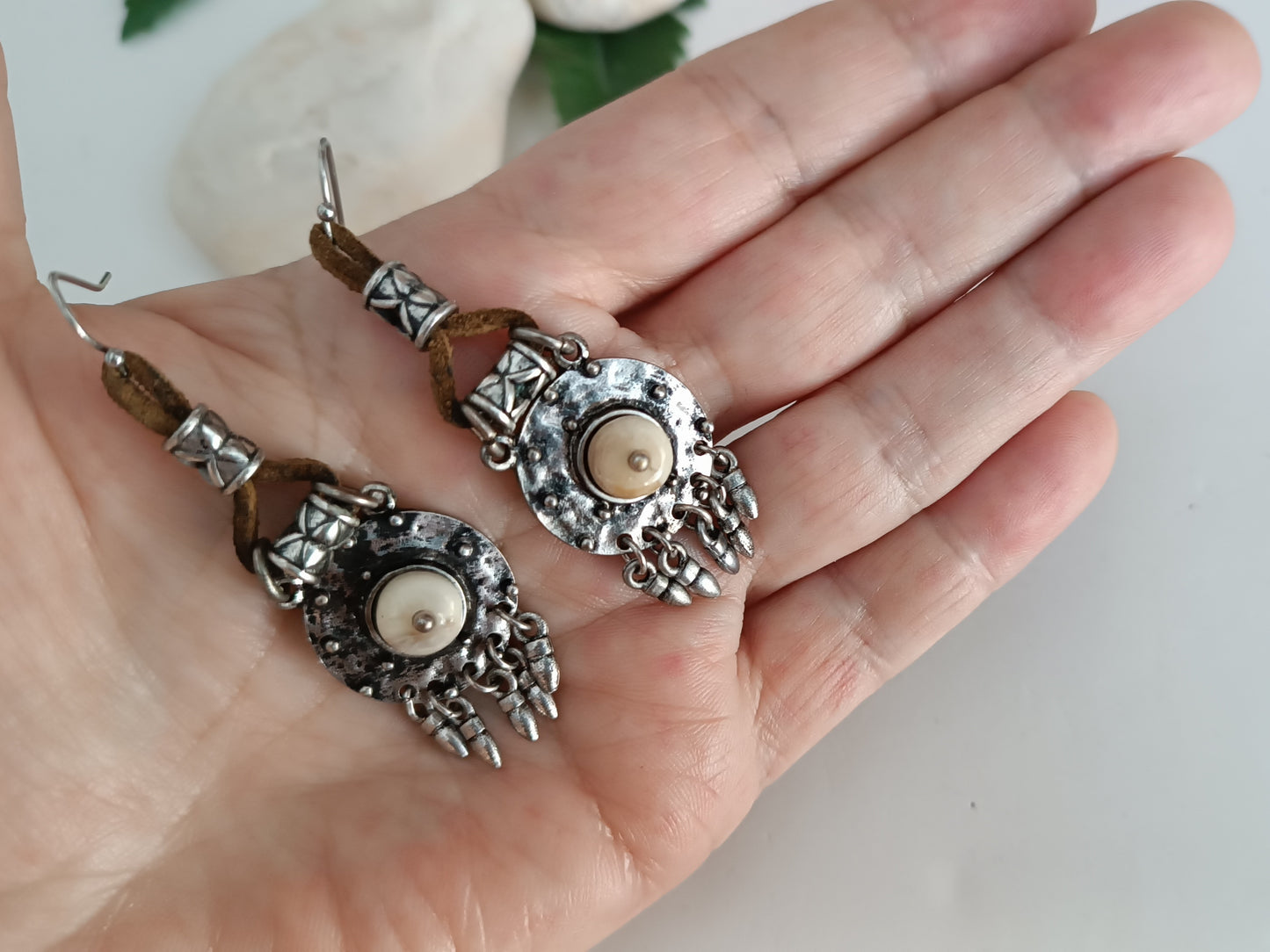 Pendientes estilo vintage plata tibetana y nacar