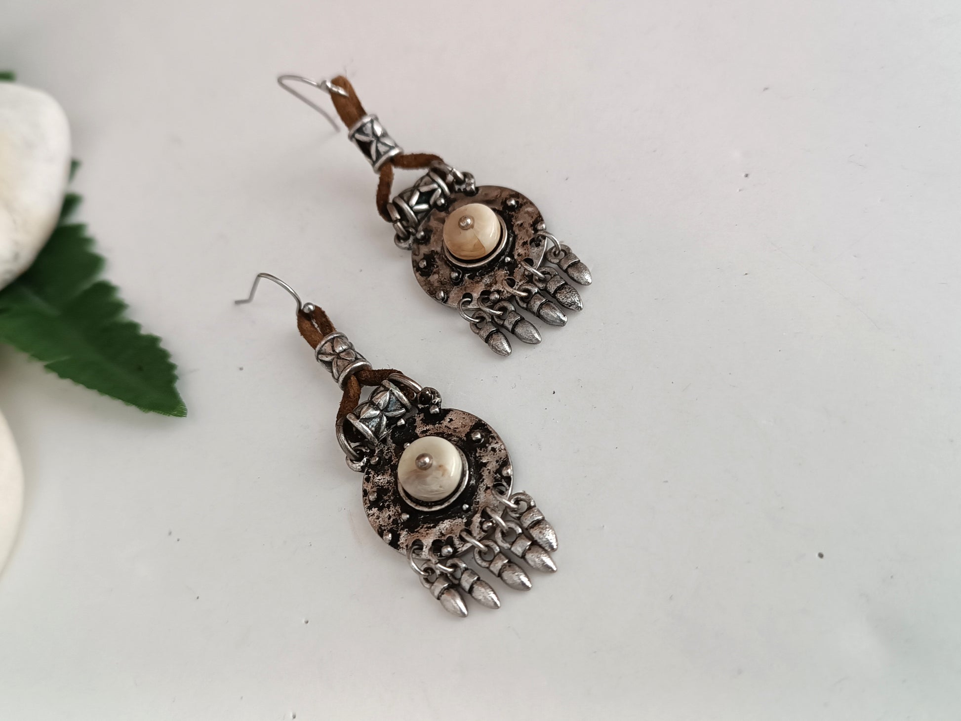 Pendientes estilo vintage plata tibetana y nacar