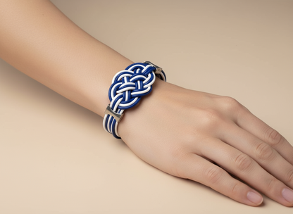 Pulsera con nudo marinero en cuero azul y blanco