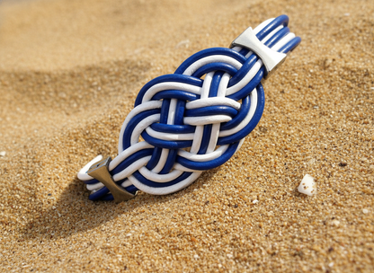 Pulsera con nudo marinero en cuero azul y blanco