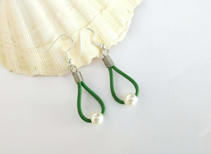 pendientes de cuero y perla