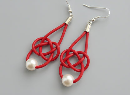 Pendientes nudo marinero infinito de cuero con ganchos de plata o acero