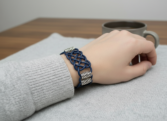 Pulsera_de_cuero_negro_con_trenzado